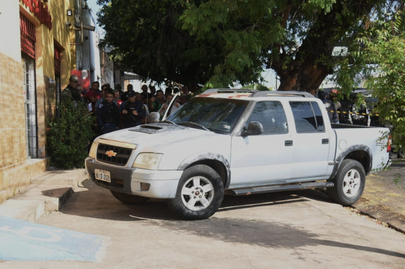 Vítima foi abordada dentro de caminhonete - (Jailson Soares/ODIA)