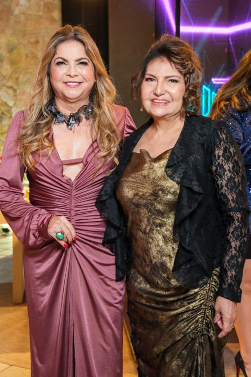 #27Anos - Um click com a querida Maria Do Carmo Bezerra Maciel Bedard, na Festa da LUCIENNE EM REVISTA. Chics!!! - (Tibério Hélio)