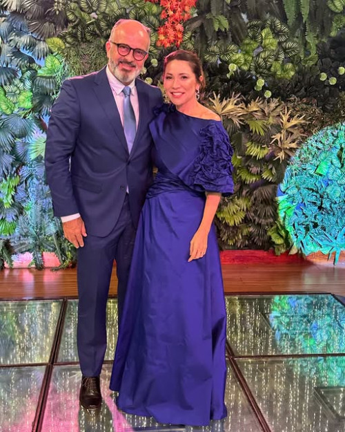 #Sampa - Um click dos empresários Adriano Furtado e Rosângela Castro, em São Paulo, no casamento do filho Guilherme Castro & Elaine Borges. Chics!!! - (Arquivo Pessoal)