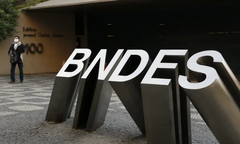 BNDES anuncia concurso com 150 vagas e salários de até R$ 20 mil