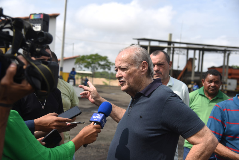 Silvio Mendes anuncia a reativação de usina de asfalto em Teresina - (Assis Fernandes/ODIA)