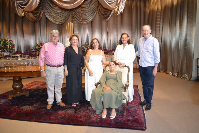 Festa dos 100 anos de dona Maria Borges - (Mauro Veras)