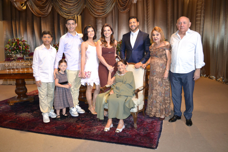 Festa dos 100 anos de dona Maria Borges - (Mauro Veras)