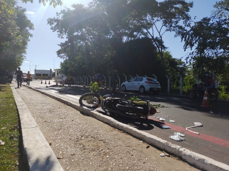 Motociclista morre ao ser esmagado por caminhão na Avenida Piauí, em Timon