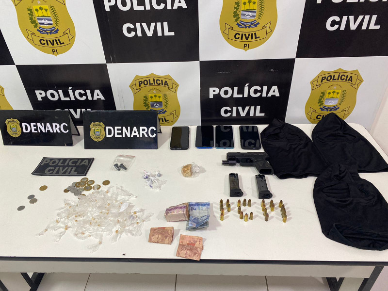 Os materiais apreendidos na ação policial foram encontrados na casa do acusado - (Divulgação)