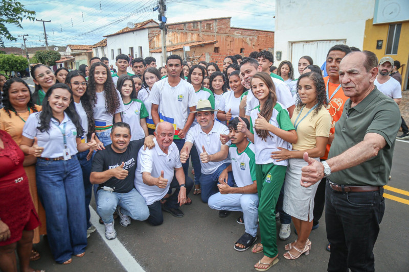 Servidores da escola receberão 14° salário por resultado no IDEB - (João Albert / Governo do Estado)