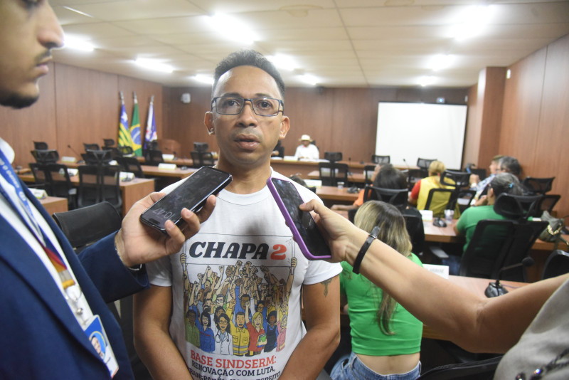 Rodrigo Neves, representante do Sindicato dos Servidores Públicos Municipais de Teresina (Sindserm) - (Assis Fernandes / O DIA)