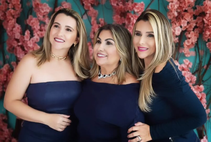 #Mãe & Filhas - Um click das queridas @milenatajra, @reginaceliabezerra e @paulamoreirafotografia. Chics!!! - (Paula Moreira)