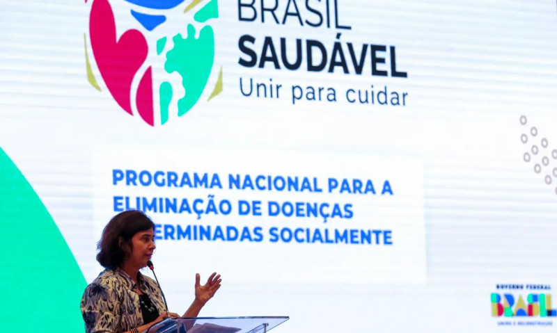 Ministra Nísia Trindade durante anúncio - (Fábio Rodrigues Pozzebom/ Agência Brasil)