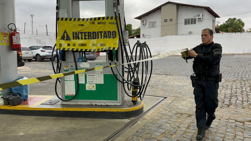 Postos de combustíveis são interditados por suspeita de fraudes em bombas no Piauí