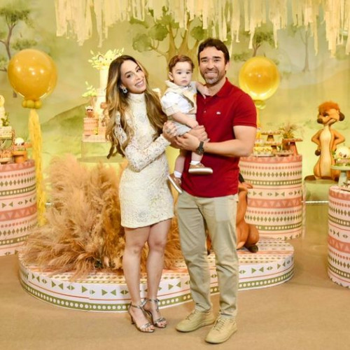 #Parabéns - Um click dos queridos o deputado Marden Menezes & Mariel Oliveira comemoraram o primeiro aninho do filho Tomaz (8/8).Chics!!! - (MÁRCIA BURLAMAQUI)