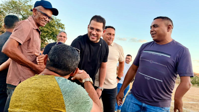 Dr. Thales Coelho vistoria calçamento em Campo Grande do Piauí