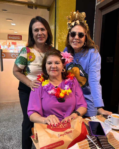 #almoço - Um click das queridas Lúcia de Fátima, Dra. Magna Cardoso e Honorina Paes Landim. Chics!!! - (Luciêne Sampaio)