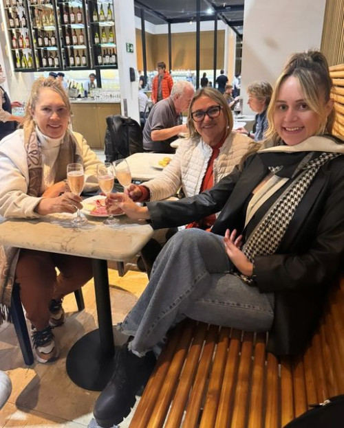 #Internacional  - Um click das queridas @arlenermesquita, @magnoliasmacedo e @pauliene_rm em Sampa no aeroporto de @aeroportodeguarulhos embarcando para a Europa. Uma maravilhosa viagem amigas. Chics!!! - (Divulgação)