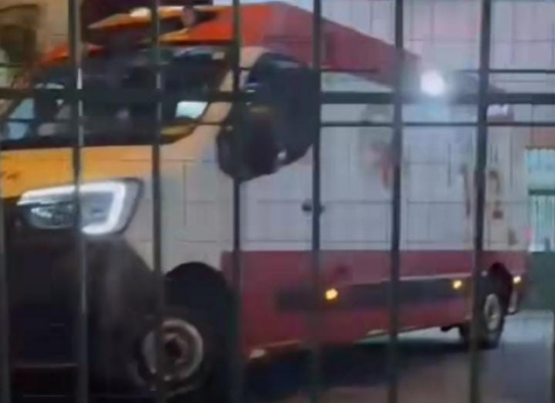 Colisão entre três veículos deixa uma pessoa ferida em Oeiras