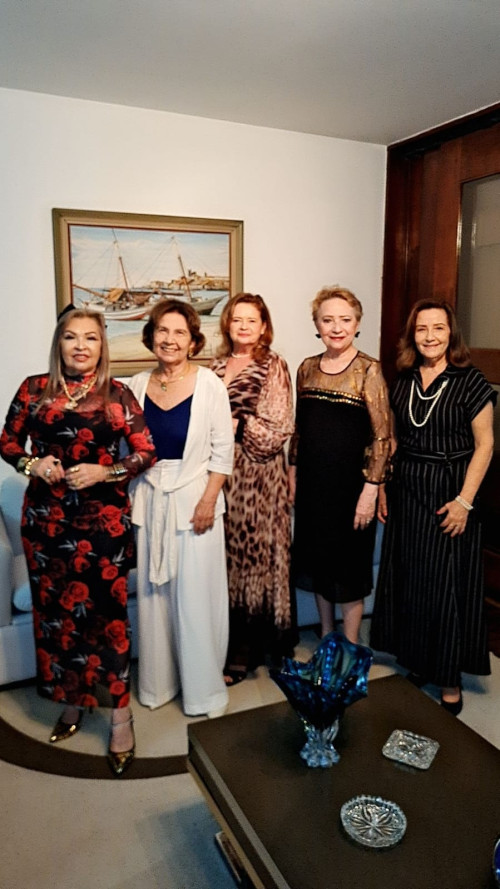 #Reunião - Um click das queridas Marinalda Oliveira, Socorro Bringel, Aldora Lebre e Marília Veras Neves Bona, que foram as anfitriãs da reunião do Lótus Clube de Teresina com as demais sócias. Chics!!! - (Arquivo Pessoal)