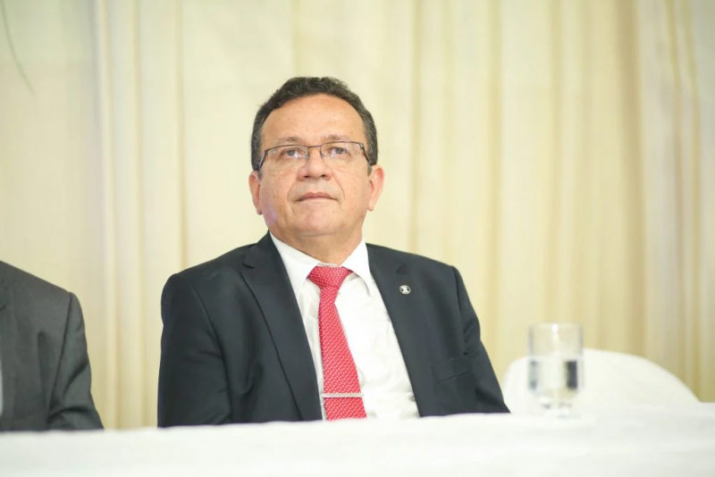 Desembargador Sebastião Ribeiro Martins assume presidência do TRE-PI