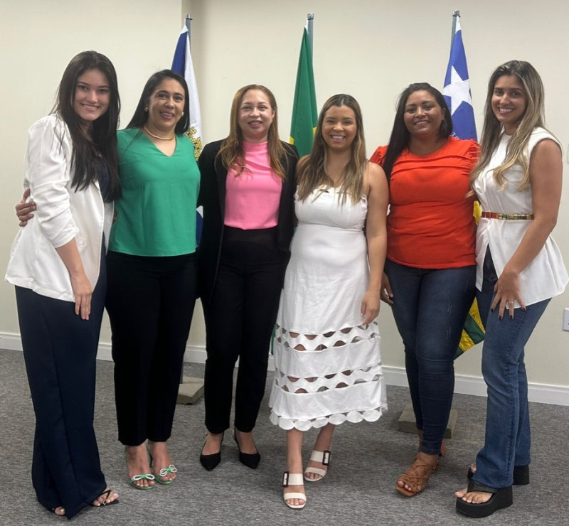 #Maternidade Dona Evangelina Rosa - Um click da equipe, que foi eleita pro cargo de Comissão de Ética da nova Maternidade Dona Evangelina Rosa - Enfermeiros Plantonistas / SD - Paula Gabrielly Gomes Santos, Liana Batista Cavalcante, Lemeque Ferreira do Nascimento. - Enfermeiros Pantonistas /SN - Kandida Sobreira Cardoso, Regislane Sales Cavalcante e Nicole Barbara Lopes da Costa. Chics!!! - (Divulgação)