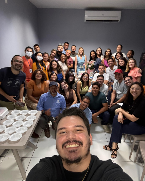 #Parabéns - Parabéns para a querida Denise Freitas (14/4)!!! Mensagem - "O segredo é viver sempre em festa, aproveitar cada dia, viver intensamente cada momento e comer um doce de vez em quando. Obrigada a todos os envolvidos. Segue o aniversário. Segue o Baile." Denise Freitas. Chics!!! - (Arquivo Pessoal)