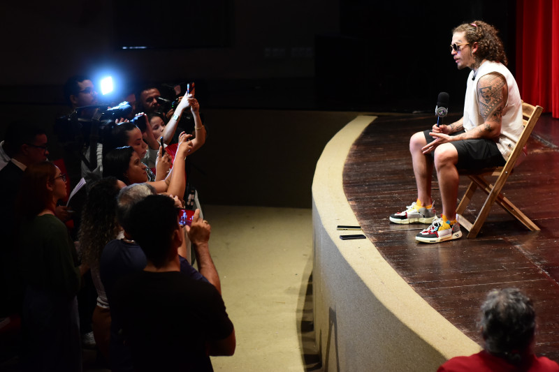 Whindersson falou sobre o que o motivou a retornar às apresentações de comédia. - (Jailson Soares/O Dia)