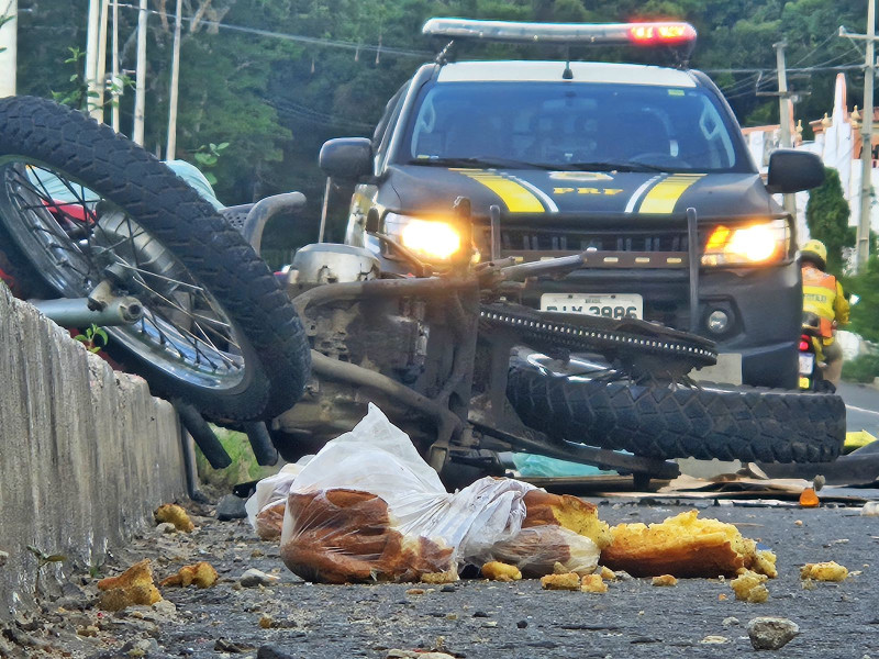 Mulher morre após colisão entre moto e carro na BR-343, em Teresina