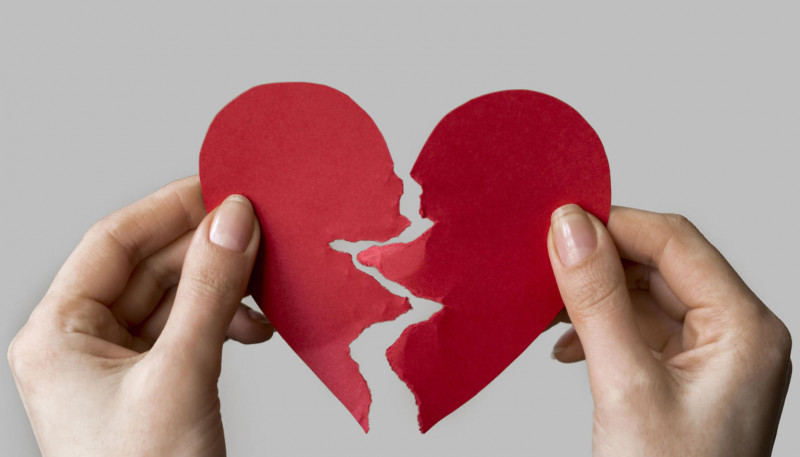 Síndrome do coração partido: tristeza pode causar sintomas de infarto
