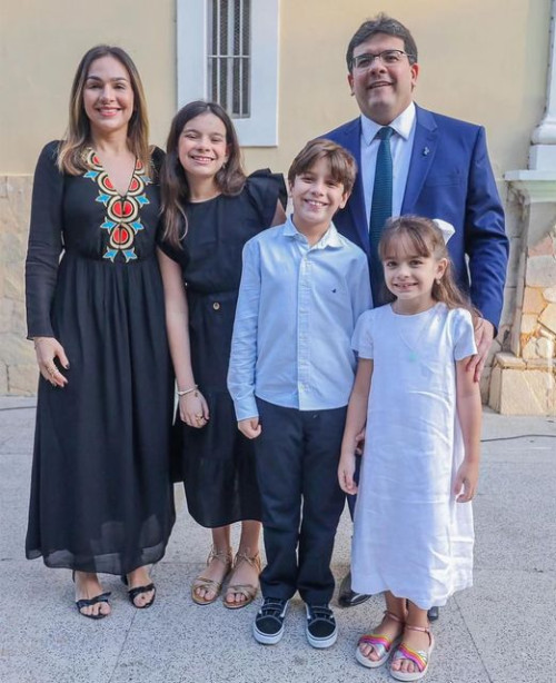 Parabéns para a médica e primeira dama do Estado e coordenadora do Pacto pelas Crianças - Isabel Eulálio Araújo Fonteles
