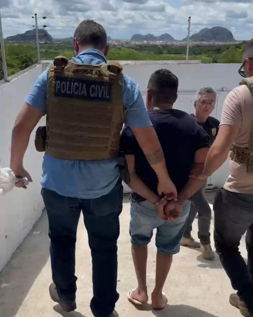 Prisão ocorreu em Quixadá, no Ceará - (Divulgação / Polícia Civil - PI)