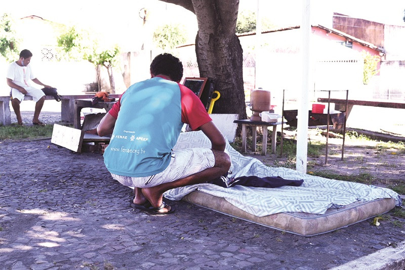 Quase 2 mil piauienses moram dentro de tendas, barracas ou veículos, revela IBGE