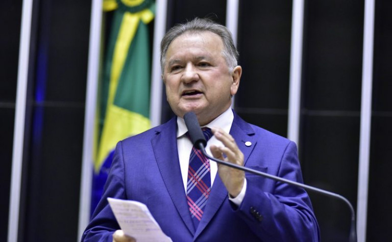 Deputado federal Merlong Solano durante pronunciamento na Câmara - (Zeca Ribeiro/Câmara dos Deputados  )