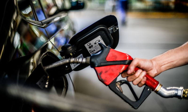 Petrobras anuncia reajuste de preços da gasolina e diesel para as distribuidoras