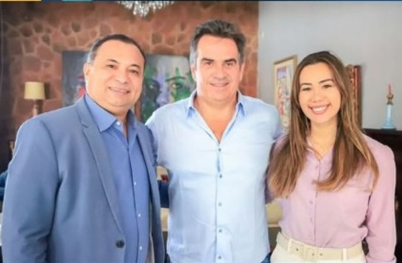 Ciro Nogueira em reunião com deputado Evaldo Gomes e vereadora Fernanda Gomes  - (Ascom Dep Evaldo Gomes )