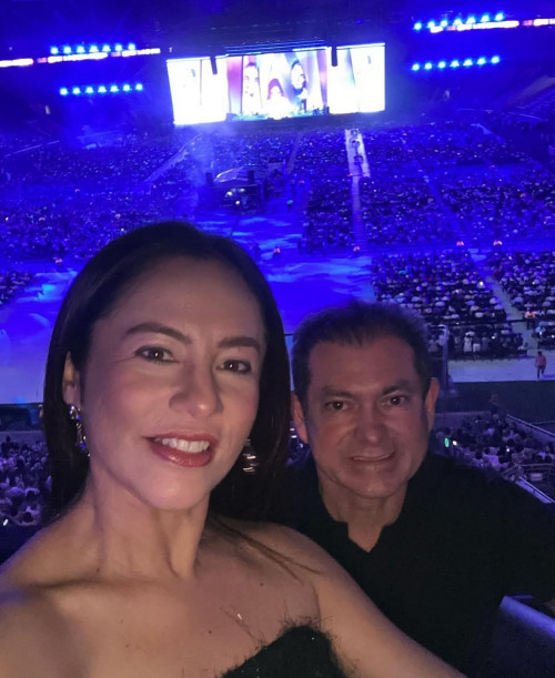 #Amor - Um click dos empresários Reginaldo Carvalho & Danielle Carvalho, que assistiram na noite de 28/11, no Allianz Parque em São Paulo, o show do Rei Roberto Carlos. Chics!!! - (Arquivo Pessoal)