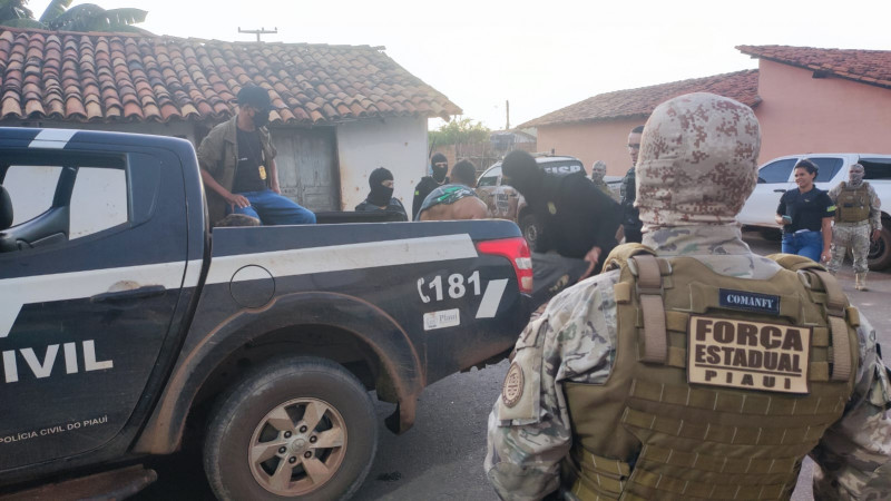 Operação Controle: polícia cumpre 15 mandados e prende oito pessoas em Luzilândia