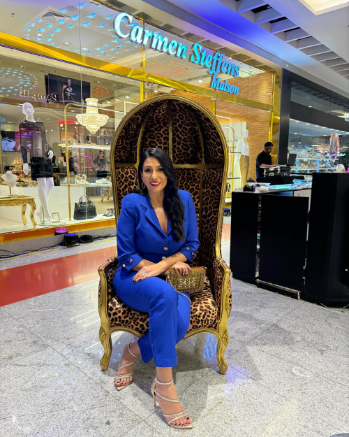 #Inauguração - Um click da querida empresária Juliana Rosado, que inaugurou a loja Carmen Steffens em Shopping badalado. Chics!!! - (Divulgação)