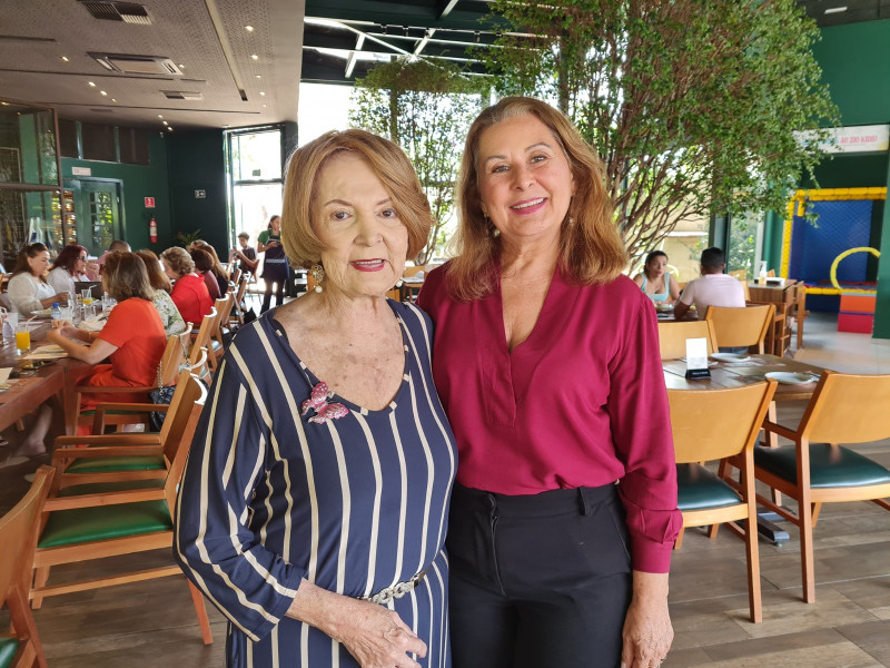 #ClubedoChá - Um click das queridas Ausair Chaib Gomes e Ana Maria Rios em reunião badalada. Chics!!! - (Luciêne Samapio)