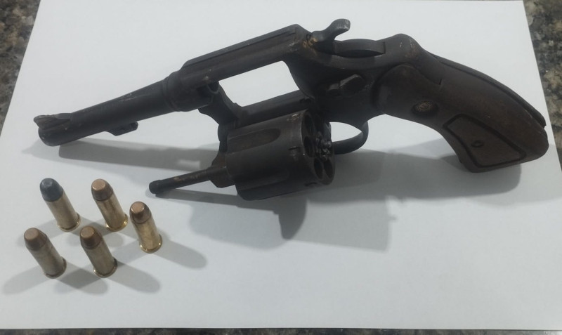 Arma apreendida com suspeito de assalto em Timon - (Divulgação/PMMA)