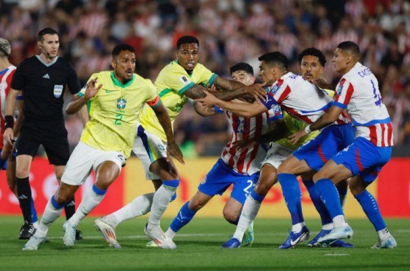 Dorival promete Brasil na final da Copa, mas Seleção não consegue ganhar do Paraguai