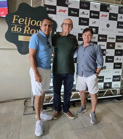 #FeijoadaRoyalClub - by @campeloneto e @fabiocampelo - Um click dos queridos @kalume10, @deolindoaguiarr e @dr.sergio_reis. Um SUCESSO a Feijoada Royal Club - by @umoutrosuarez, realizada no dia 12/4, em uma edição especial. Com um delicioso e maravilhoso buffet de feijoada com bebidas finas, e um line up de grandes artistas locais e a participação especial do ex-BBB - by @nizam Hayek Abou Jokh. Uma tarde bem animada. Chics!!! - (Arquivo Pessoal)