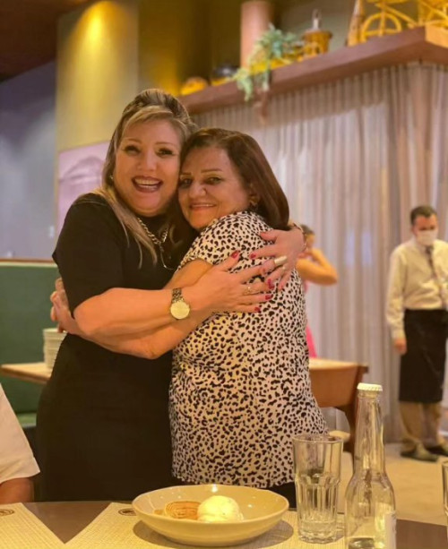 Parabéns para a querida Rosália Bandeira!!! A aniversariante é mãe da querida professora Clemilda Bandeira. Chics!!! - (Arquivo Pessoal)