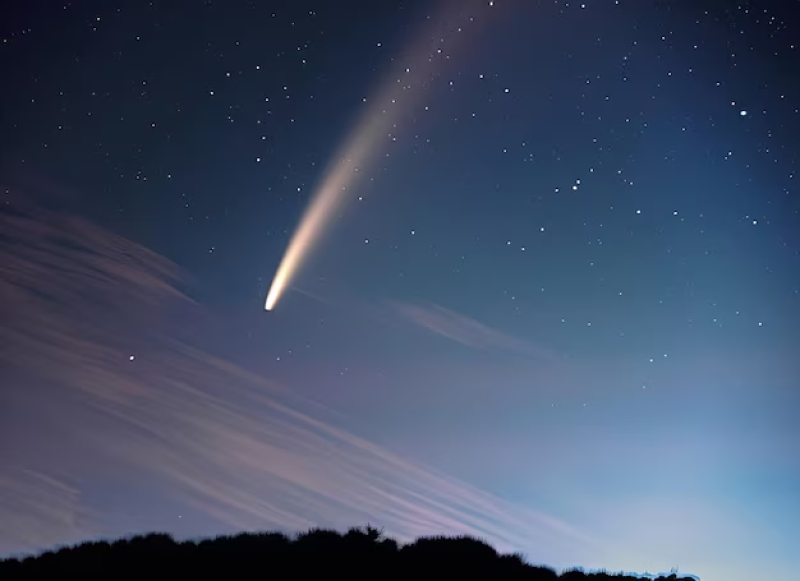 ‘Cometa do Século’ ficará visível até meados de novembro - (Freepik)