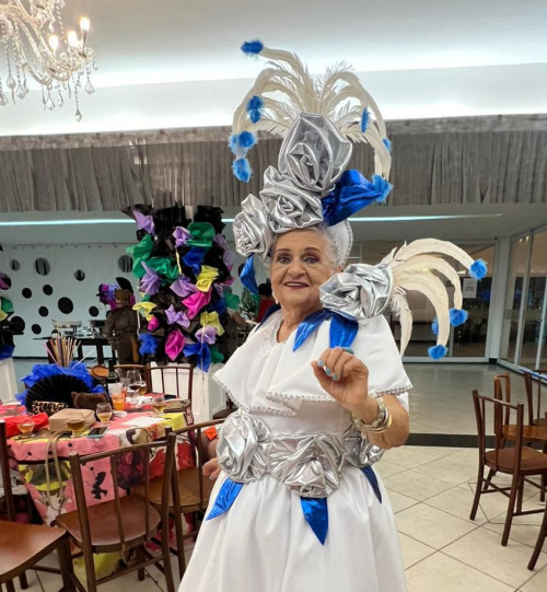 Alice Ibiapina promete mais uma noite inesquecível no tradicional Baile da Saudade, que acontecerá no dia 20 de fevereiro, no Grand Bistrô Eventos. O evento, traz o clima contagiante do Carnaval com as clássicas marchinhas e uma atmosfera de pura alegria e animação. - (Arquivo Pessoal)