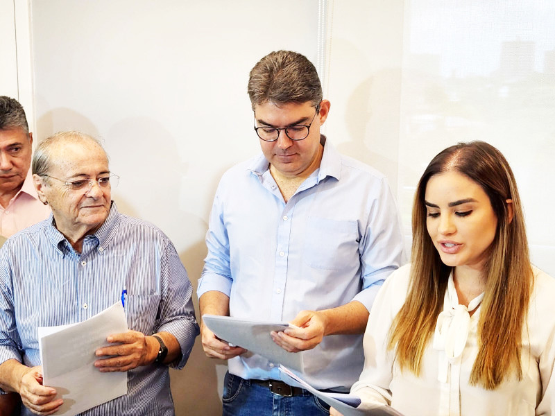 Silvio Mendes, Bárbara e Luciano antes do rompimento - (Jailson Soares/O Dia)