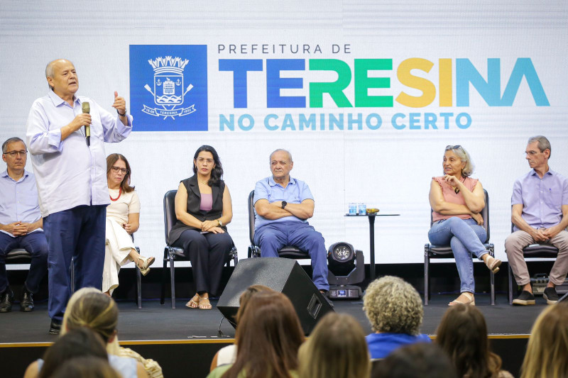 Secretário Charles da Silveira na reunião de gestores - (Jailson Soares/O Dia)