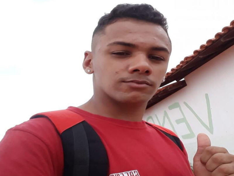 Jovem foi morto com vários disparos de arma de fogo - (Reprodução/Redes Sociais)