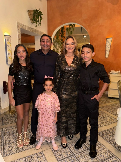 Olívia Nogueira comemorou o seu aniversário com esposo Lourival e os filhos Letizia * Lorenzo e Lisbela em Sampa
