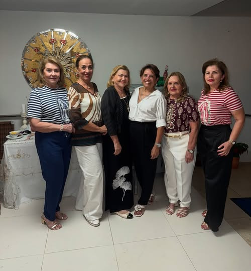 #Programa - Um click das queridas Hélida Correia Lima, Anna Aurora Silveira, Jussara Ferreira, Maria Victoria Leal e Losanne Paulo reunidas no com a aniversariante Maria Elizabeth Veras.Chics!!! - (Arquivo Pessoal)