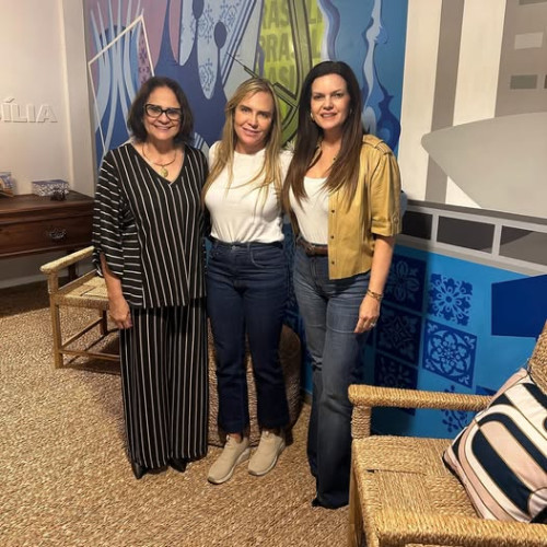 Amigas Celina Leão * Damaris Alves e Iracema Portella mulheres reunidas para conversar sobre o que mais amam política