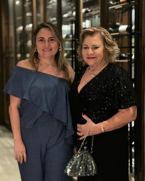 #Filha&Mãe - Um click das querida Polyana Melo e Zelita Melo em restaurante badalado. Chics!!! - (Divulgação)