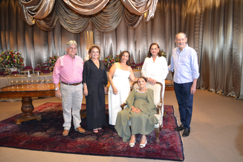 Festa dos 100 anos de dona Maria Borges - (Mauro Veras)